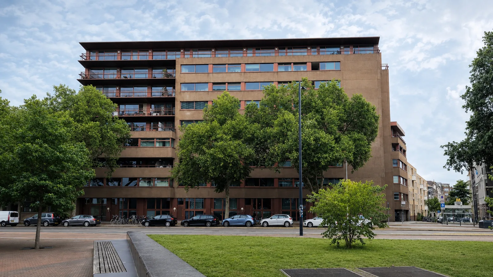 Foto 1: transformatie van kantorenpand naar appartementen, Nieuw Hoboken Rotterdam